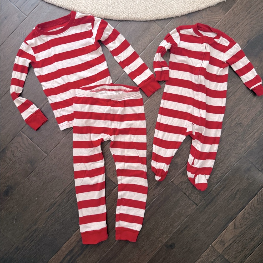 Little Planet Carters Organic pjs 4T & 6m